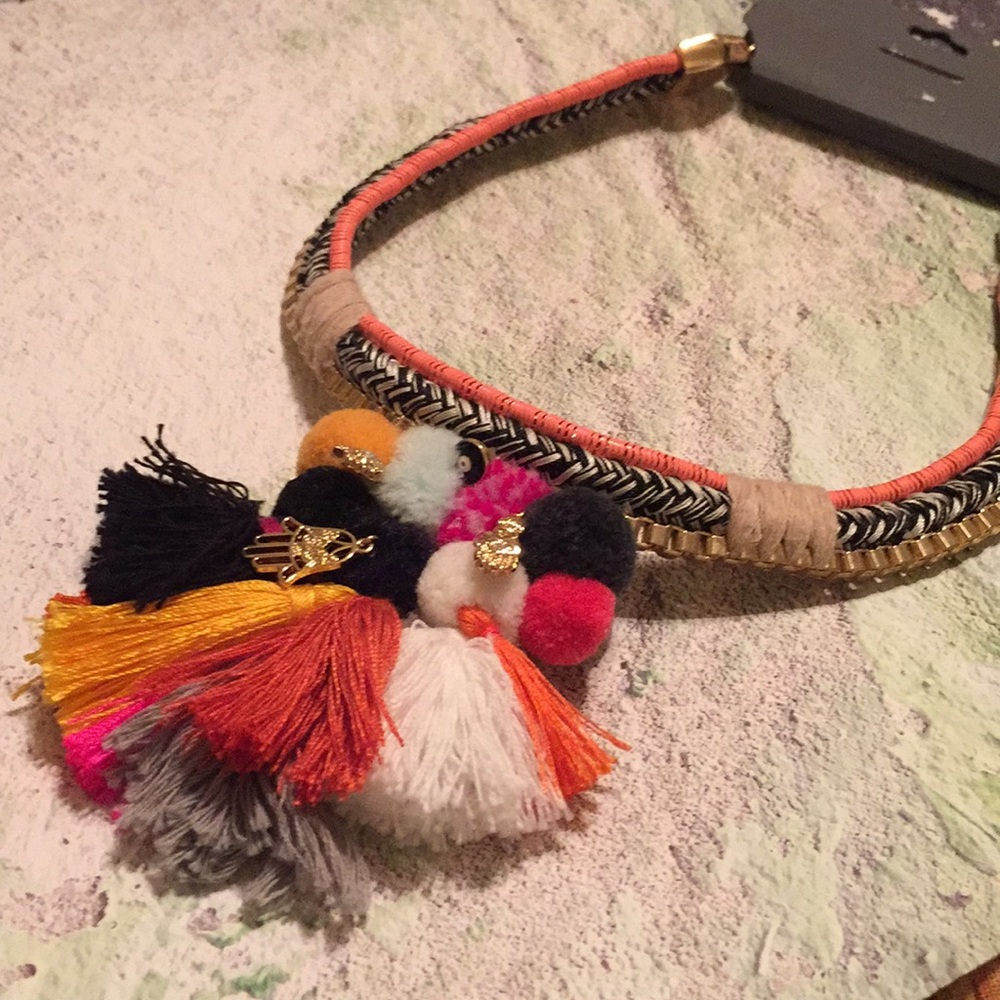 NWT Express Tassel PomPom statement bib necklace - Picture 5 of 5